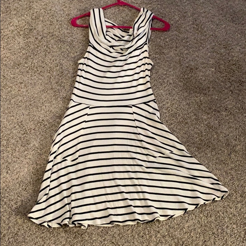 Candie’s Cowl neck Sleeveless Dress w/pockets